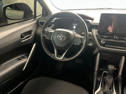 Used 2023 Toyota Corolla Cross LE w/ Moonroof Package FWD image 11