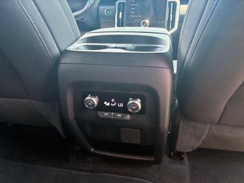 Used 2025 GMC Acadia Elevation AWD/4WD image 13