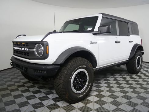 Used 2023 Ford Bronco Black Diamond w/ Sasquatch Package image 7