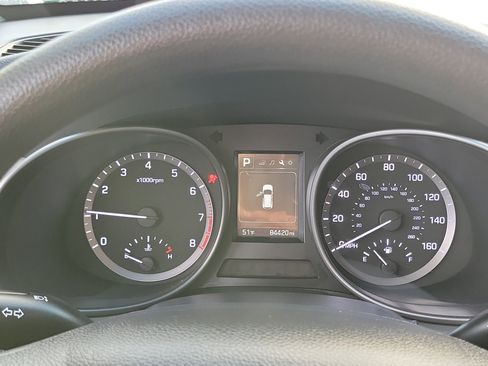 Used 2018 Hyundai Santa Fe SE image 9