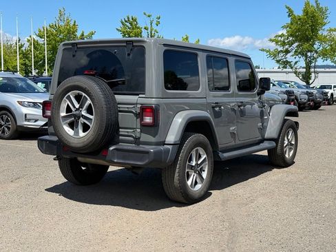 Used 2021 Jeep Wrangler Unlimited Sahara w/ Uconnect 4C Nav & Sound Group AWD/4WD image 4
