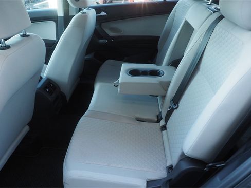 Used 2020 Volkswagen Tiguan S image 17