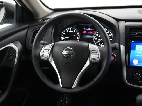 Used 2016 Nissan Altima 2.5 SV w/ Convenience Package FWD image 14