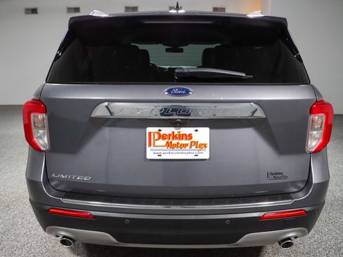 Used 2022 Ford Explorer Limited w/ Equipment Group 301A RWD image 8