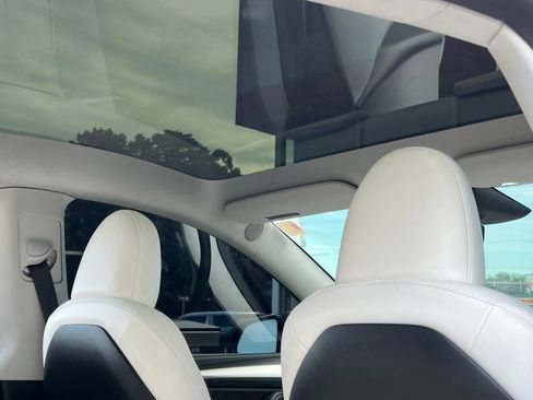 Used 2024 Tesla Model Y Long Range AWD/4WD image 15