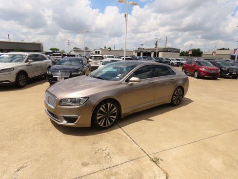 Used 2019 Lincoln MKZ Reserve w/ Luxury Package image 2