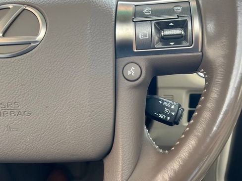 Used 2017 Lexus GX 460 Premium w/ Premium Package image 40