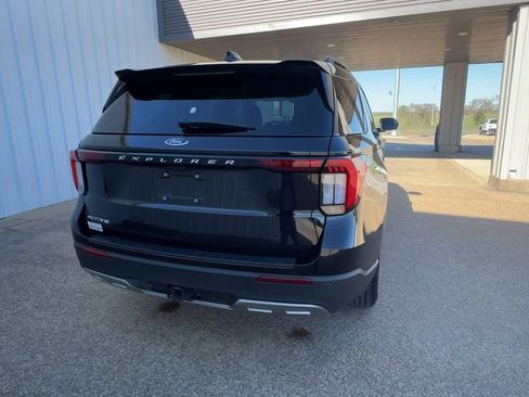 Used 2026 Ford Explorer Active w/ Active Comfort Package RWD image 7