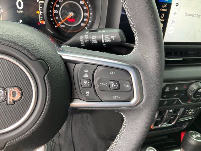 Used 2025 Jeep Wrangler Unlimited Sahara w/ Safety Group AWD/4WD image 10