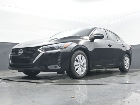 Certified 2025 Nissan Sentra S image 24