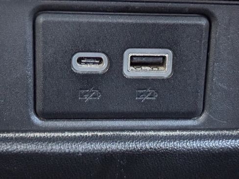 Used 2022 Cadillac XT6 Premium Luxury image 6