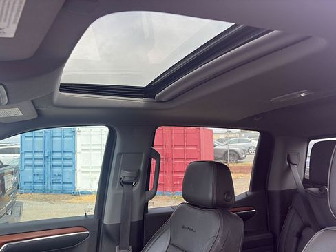 Used 2022 GMC Sierra 1500 Denali AWD/4WD image 18