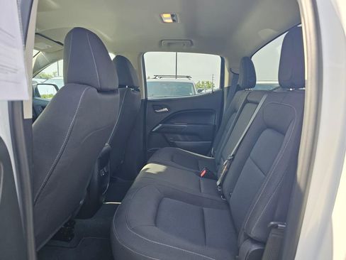 Used 2022 Chevrolet Colorado LT AWD/4WD image 16