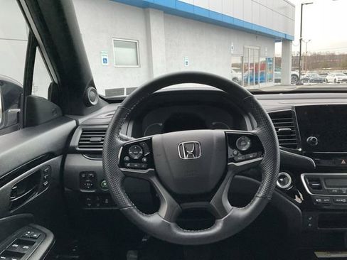 Used 2023 Honda Passport Elite image 11
