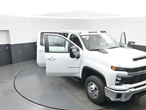 New 2026 Chevrolet Silverado 3500 LT image 47