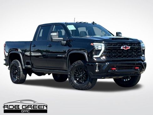 Used 2025 Chevrolet Silverado 2500 ZR2 w/ Technology Package AWD/4WD image 1