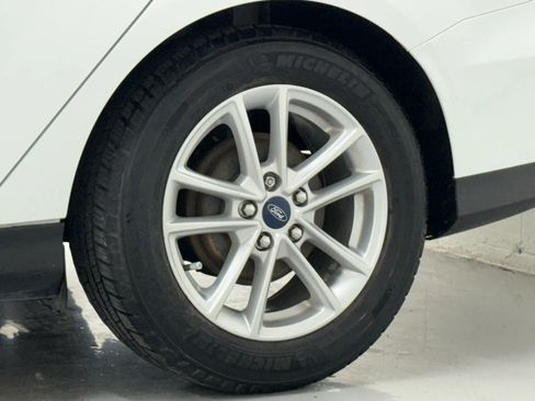 Used 2015 Ford Focus SE image 42