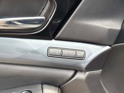 Used 2023 Nissan Maxima SR w/ Sport Mat Group FWD image 13