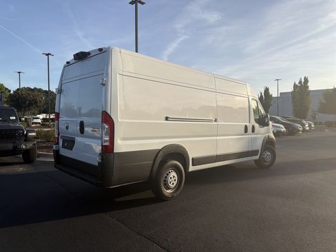 Used 2023 RAM ProMaster 3500 w/ Driver Convenience Group FWD image 9