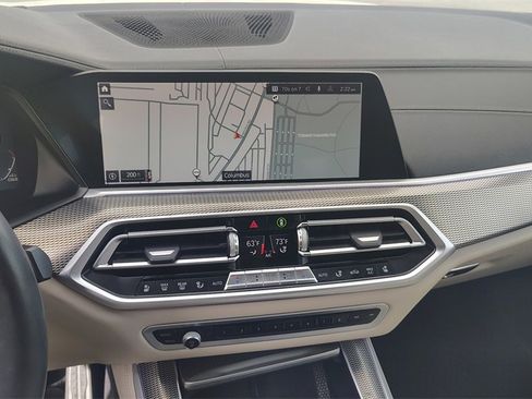 Used 2021 BMW X5 M50i image 23