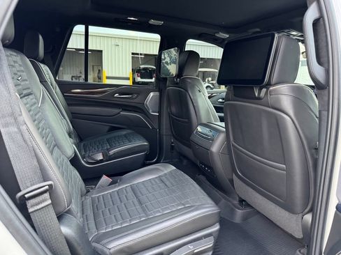 Certified 2023 Cadillac Escalade Sport Platinum w/ LPO, ONYX Package AWD/4WD image 12