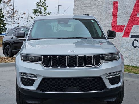 Used 2023 Jeep Grand Cherokee Limited image 2