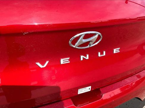 Used 2025 Hyundai Venue SEL FWD image 30