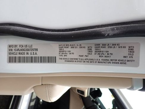 New 2025 Jeep Grand Cherokee L Limited image 16