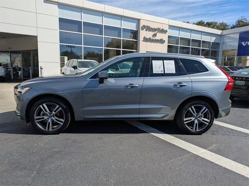 Used 2021 Volvo XC60 T5 Momentum w/ Premium Package image 3