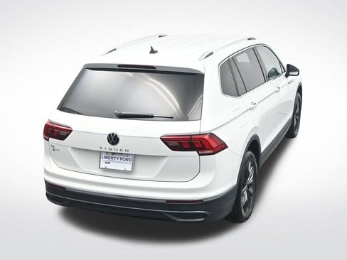 Used 2024 Volkswagen Tiguan SE image 29