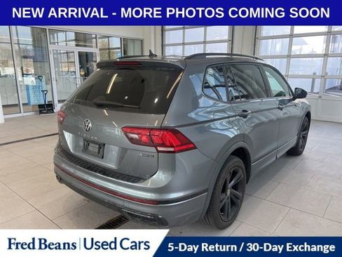 Used 2024 Volkswagen Tiguan SE R-Line image 4
