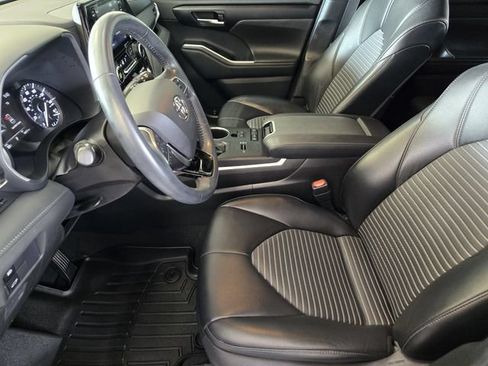 Used 2021 Toyota Highlander XSE FWD image 15
