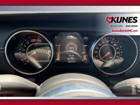 Used 2019 Jeep Wrangler Unlimited Sahara w/ Dual Top Group AWD/4WD image 14