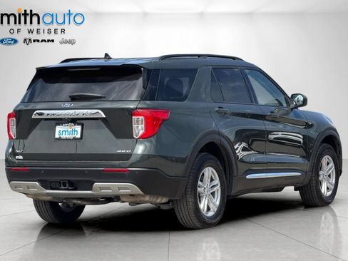 Used 2024 Ford Explorer XLT w/ Equipment Group 202A AWD/4WD image 4