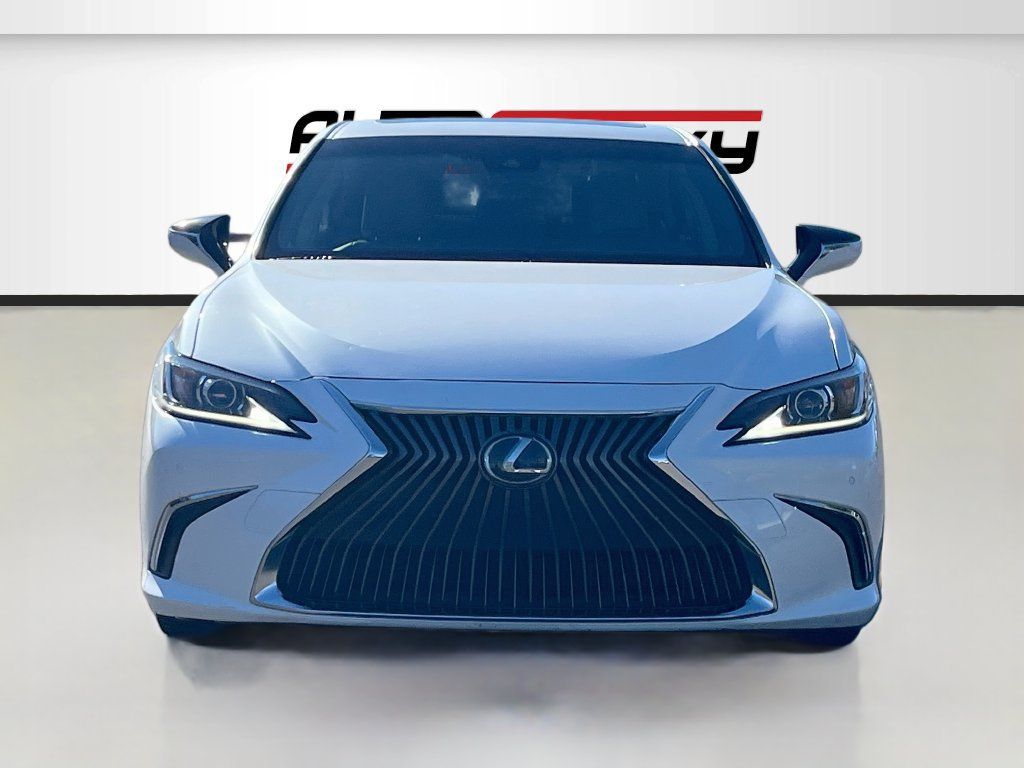 Used 2019 Lexus ES 300h w/ Premium Package FWD image 2