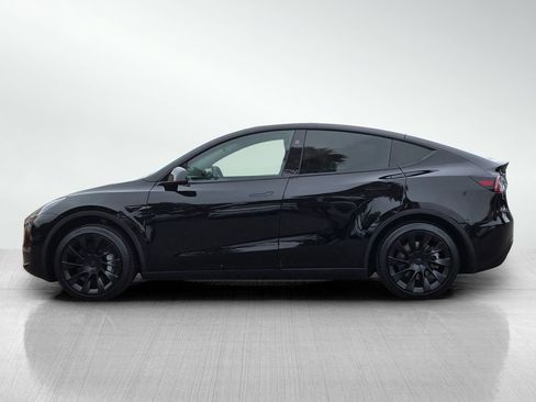 Used 2023 Tesla Model Y 2WD image 8