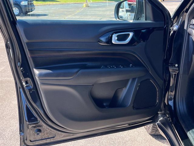 Certified 2024 Jeep Compass Trailhawk w/ Trailhawk Convenience Group AWD/4WD image 31