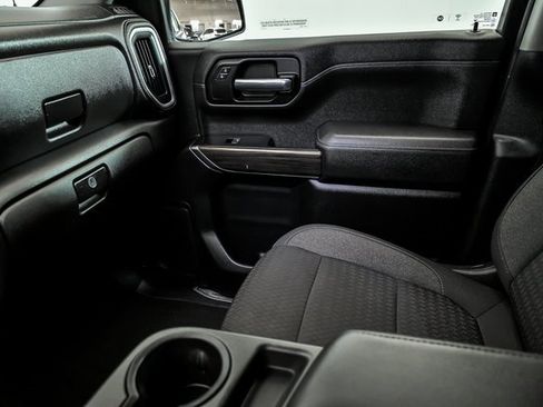 Used 2019 Chevrolet Silverado 1500 RST image 23