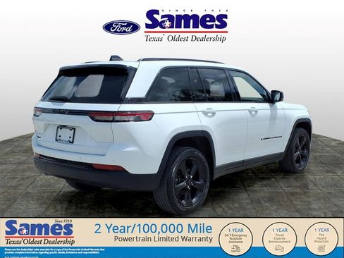 Used 2023 Jeep Grand Cherokee Altitude AWD/4WD image 3