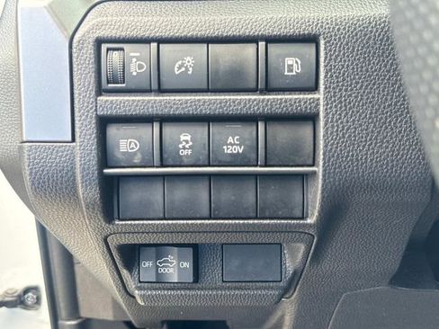 Used 2025 Toyota Tacoma TRD Off-Road AWD/4WD image 28