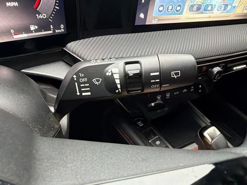 Certified 2025 Nissan Kicks SR FWD image 35