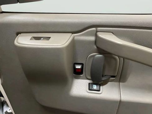 Used 2025 Chevrolet Express 3500 LT w/ LT Preferred Equipment Group RWD image 55