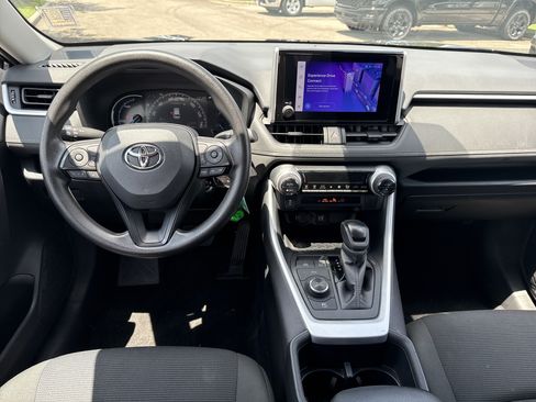 Used 2024 Toyota RAV4 LE AWD/4WD image 21