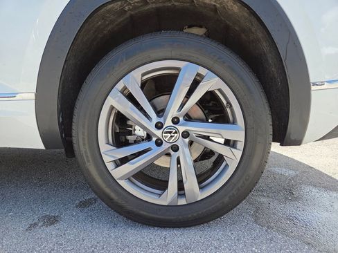 Used 2024 Volkswagen Atlas Cross Sport SEL R-Line image 16