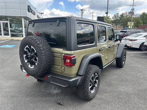 Used 2025 Jeep Wrangler Unlimited Rubicon image 5