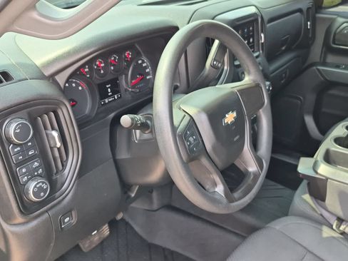 Used 2020 Chevrolet Silverado 1500 Custom w/ Custom Value Package AWD/4WD image 10