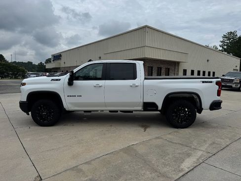 Used 2025 Chevrolet Silverado 2500 LT w/ Trail Boss Package AWD/4WD image 2