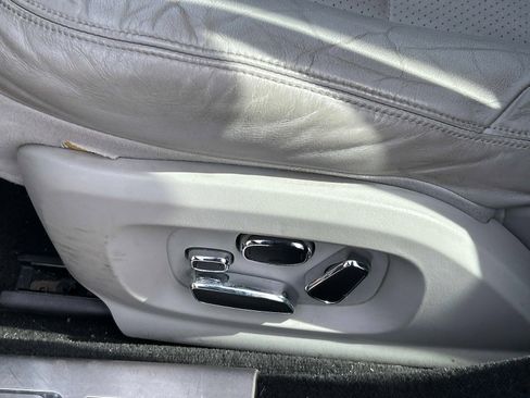 Used 2012 Jaguar XJ image 22