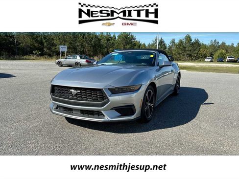 Used 2025 Ford Mustang Premium RWD image 1