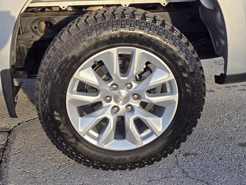 Used 2020 Chevrolet Silverado 1500 Custom w/ Custom Value Package image 7